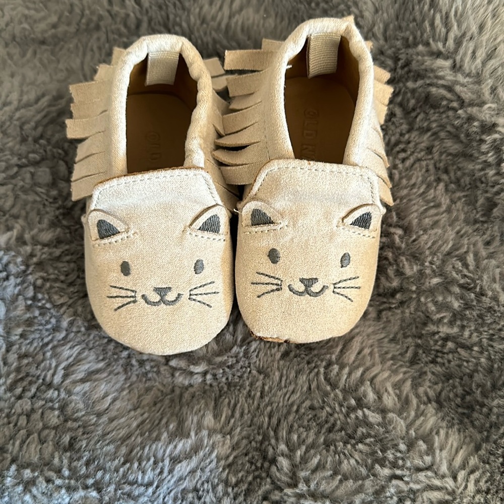 Baby girl shoes. Great condition